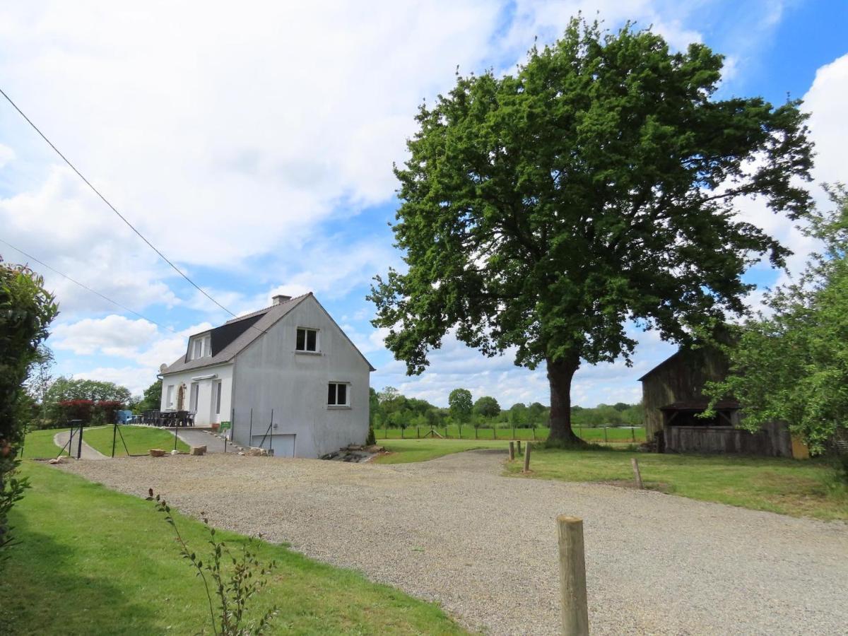 La Maison Aux Pignons Verts La Chapelle-Saint-Aubert Eksteriør billede