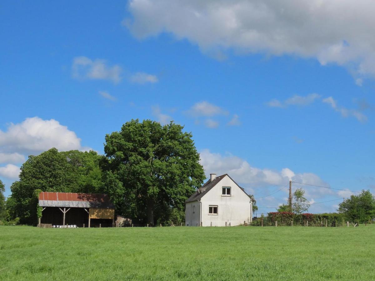 La Maison Aux Pignons Verts La Chapelle-Saint-Aubert Eksteriør billede