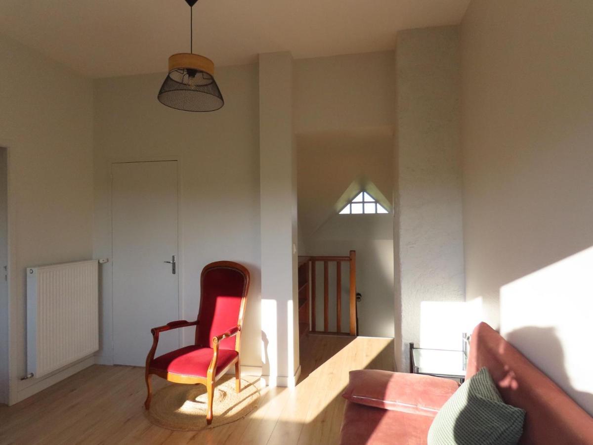 La Maison Aux Pignons Verts La Chapelle-Saint-Aubert Eksteriør billede